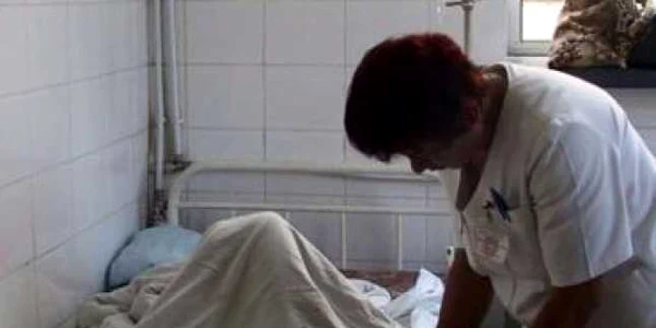 Galaţi: Un grilaj metalic din curtea unui liceu s-a prăbuşit peste patru copii