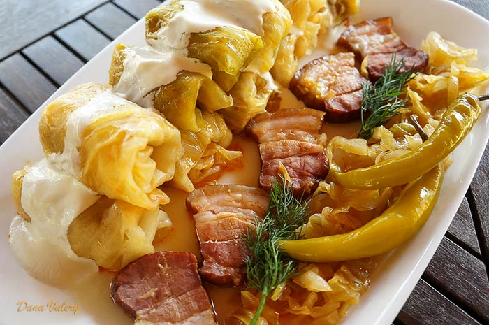 Sărmăluțe SURSĂ retete-culinare-cu-dana-valery.ro