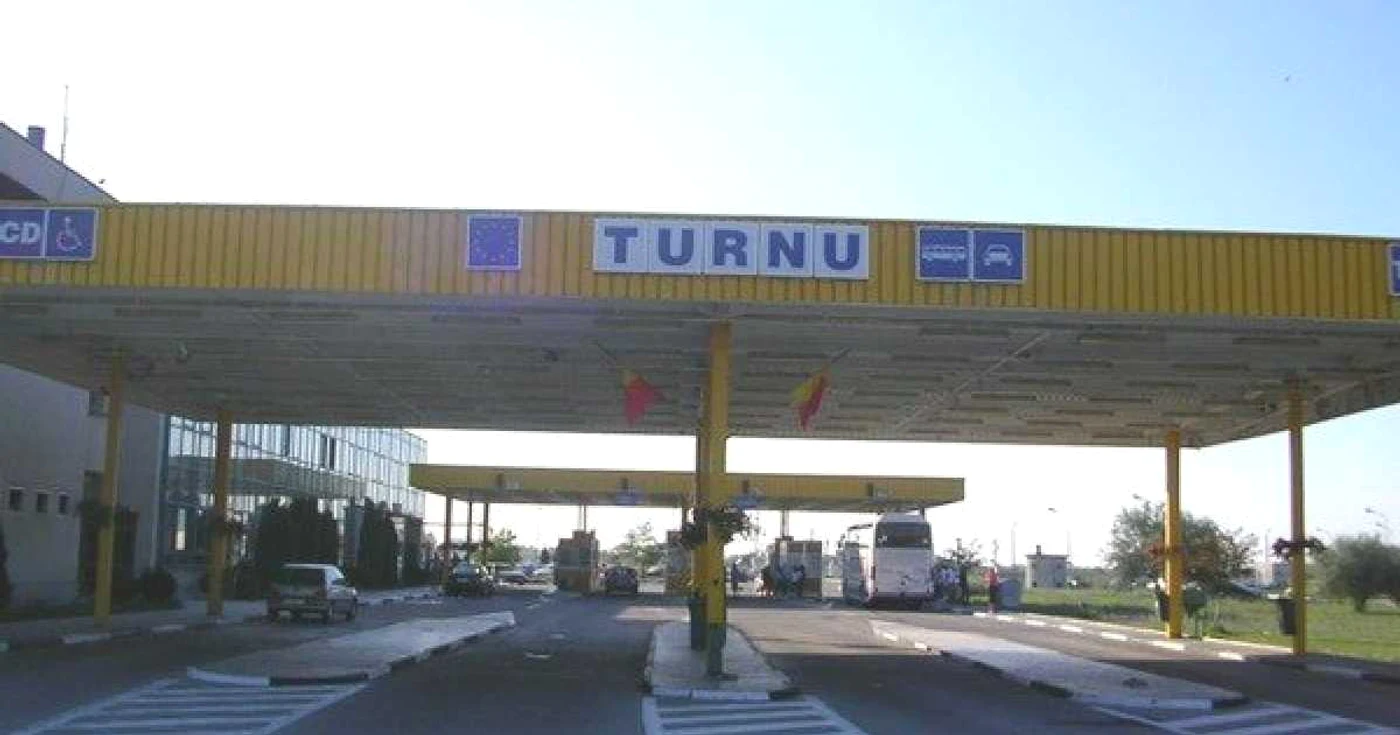 Bărbatul a fost prins cu acte false de poliţiştii de frontieră de la Turnu