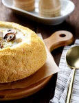 Supa cremoasa de pui cu ciuperci  Sursa foto shutterstock 2532715495 jpg