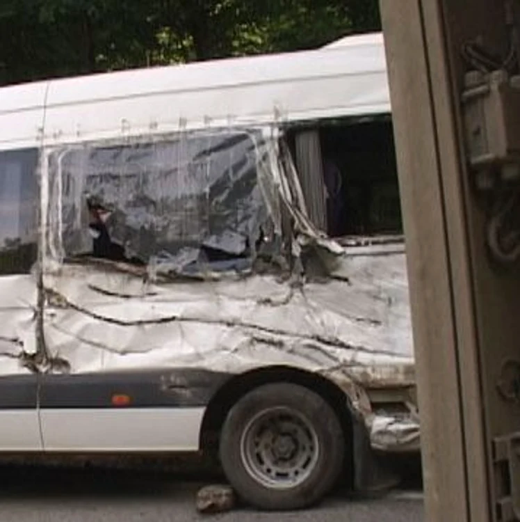 
    Acul vitezometrului a rămas blocat la 145 km/h  