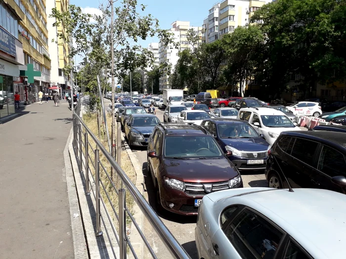 Trafic aglomerație zona pasaj Doamna Ghica
