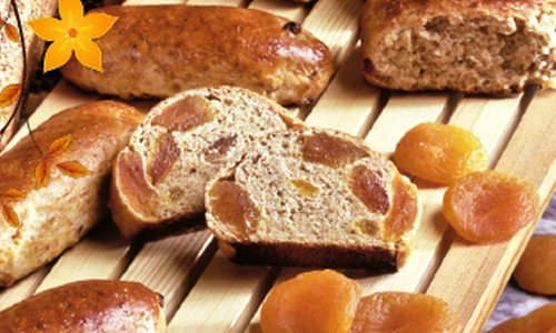 1366897982 6843paine 20cu 20fructe jpeg