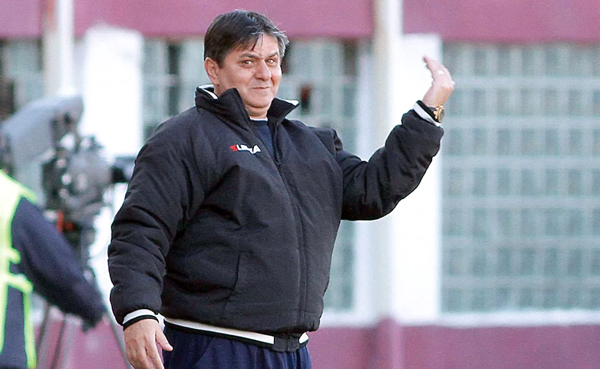 
    Marius Lăcătuş  s-a stabilit în Spania  