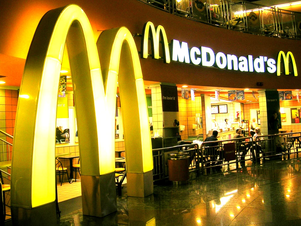 
    Fata a fost ucisă în bătaie în mijlocul restaurantului  