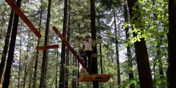Parcul de Aventură de la Zărneşti. FOTO Wolf Park Adventure 