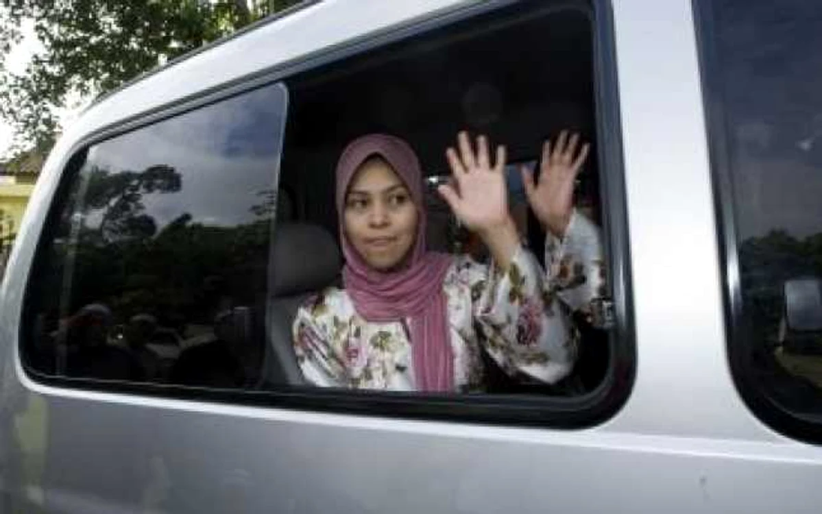 VIDEO Malaezia: Un tribunal islamic a condamnat un manechin la bastonadă