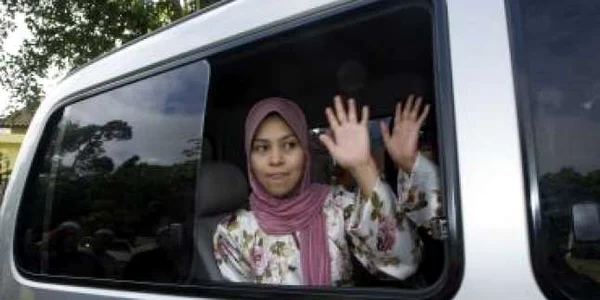 VIDEO Malaezia: Un tribunal islamic a condamnat un manechin la bastonadă