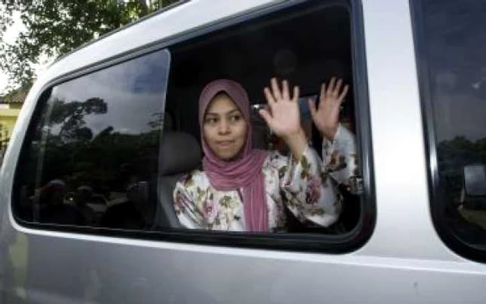 VIDEO Malaezia: Un tribunal islamic a condamnat un manechin la bastonadă