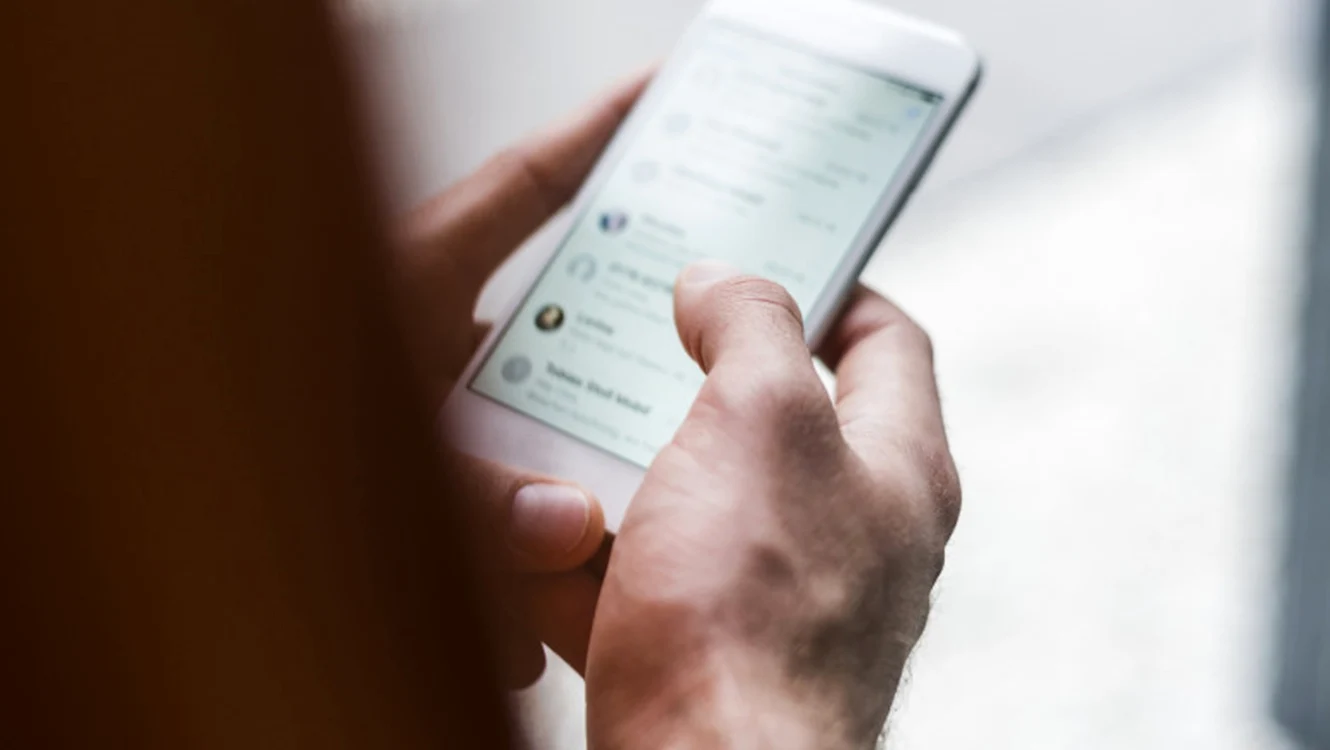 Un telefon