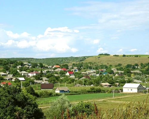 Sat Moldova FOTO Calm md jpg