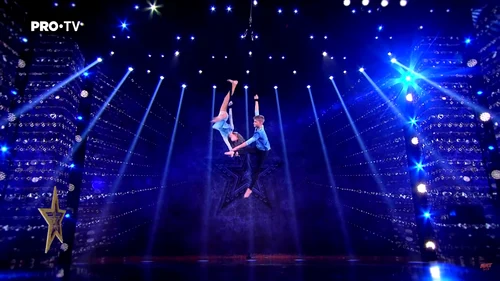 Gimnasti Ucraina Romanii au talent JPG