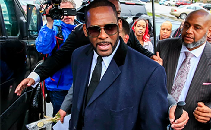 
    R. Kelly nu a făcut declaraţii în timpul procesuluiFoto: EPA-EFE  