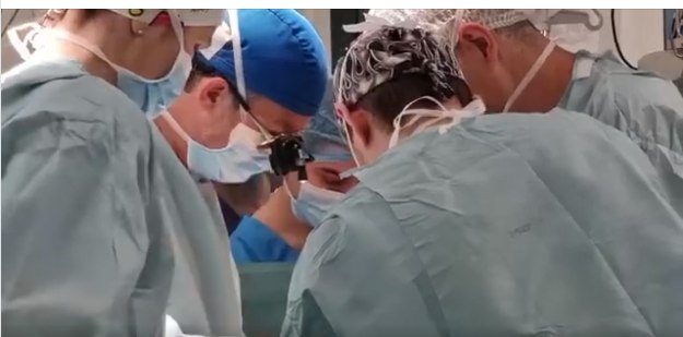 Prima implantare a unei inimi artificiale la un copil, în România VIDEO Prima implantare a unei inimi artificiale la un copil, în România VIDEO