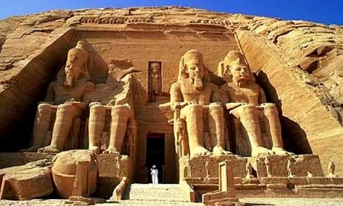 Templul egiptean şi rolul său în viaţa socială jpeg