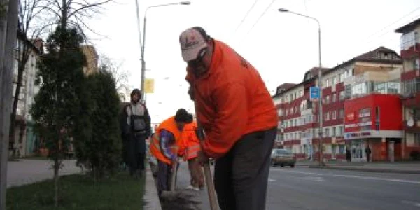 Angajaţii Salubritas au început curăţenia de Paşte încă de la primele ore