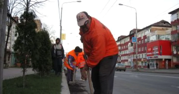 Angajaţii Salubritas au început curăţenia de Paşte încă de la primele ore