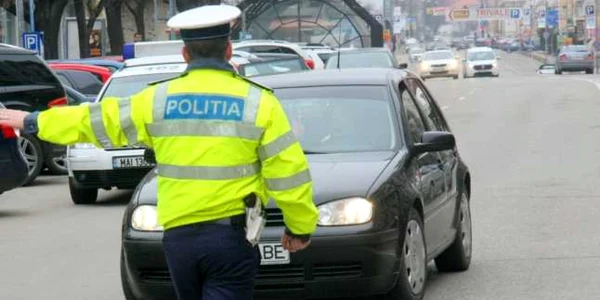 Poliţistul incoruptibil din Râşnov a dat încă un şofer pe mâna Anticorupţiei FOTO Ioan Buciumar