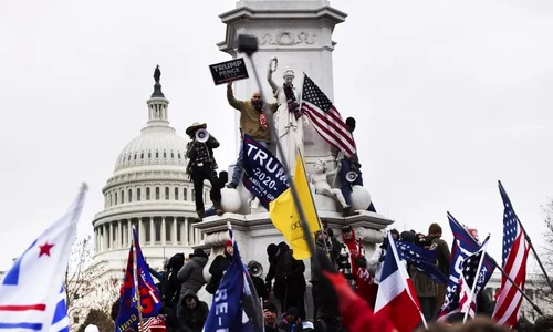 Destituire și interdicție imediată pentru Trump jpeg