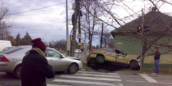 Taximetristul a ieşit de pe carosabil