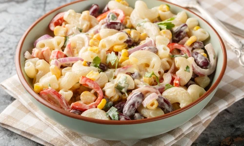 Salata paste cu fasole, Sursa foto shutterstock 2476041645 jpg