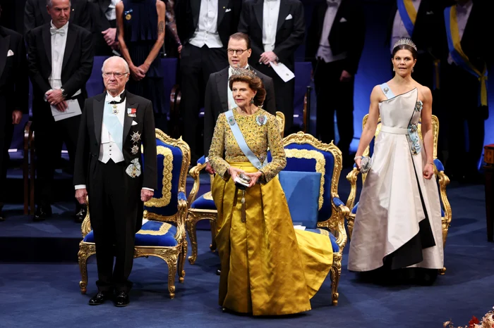 Regele Carl al XVI lea Gustaf, Prințul Daniel, Regina Silvia și Prințesa Victoria a Suediei la ceremonia de decernare a Premiilor Nobel 2025, GettyImages (5) jfif