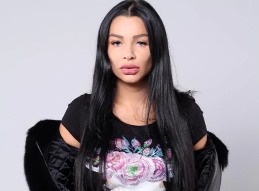 Brigitte Pastramă, la shopping într-o pereche mulată de colanți Foto: Instagram