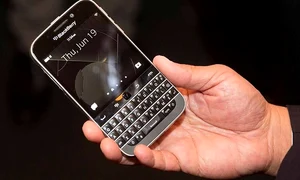 blackberry classic in hand thumb jpeg