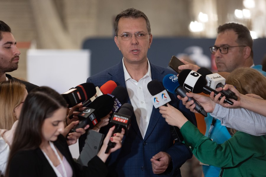 Moșteanu: Decizia doborârii aeronavelor care intră fără permisiune în spațiul aerian național trebuie luată „în ultimă instanţă”