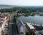 Clădiri pe marginea Lacului Bazei de Agrement Ostroveni din Râmnicu Vâlcea colț dreapta Foto Daciana Stoica jpg