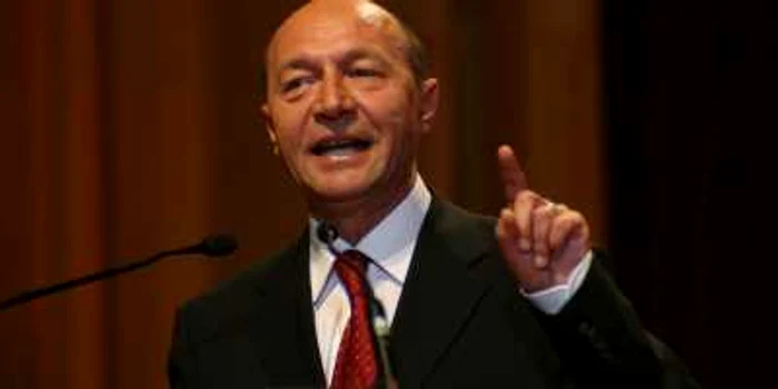 Băsescu spune că disponibilizările din MAI vor continua