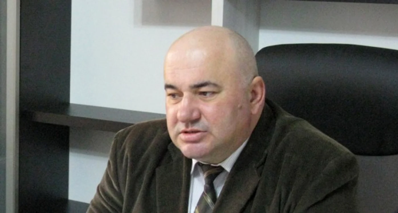 Senatorul nemțean s-a izbit cu viteză de un utilaj de deszăpezire