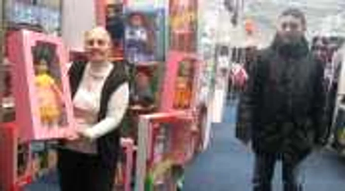 Maria Ardelean şi păpuşa Patricia