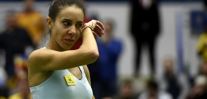 Mihaela Buzărnescu, accidentată, din pricina unei decizii unui arbitru WTA FOTO FOTO AFP