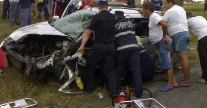 Botoşani: Astăzi: Doi tineri au murit în urma unui accident rutier