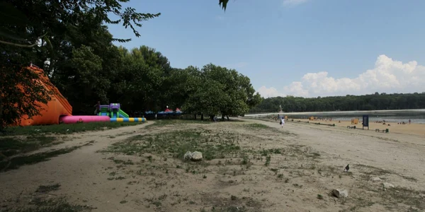 Şelin spune că va amenaja la Valea Morilor „cea mai frumoasă plajă din Chişinău“