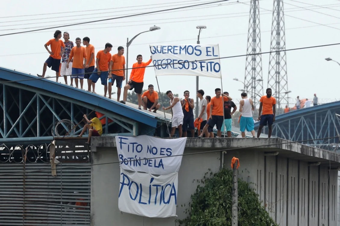 Pușcăriașii din Ecuador au protestat față de transferul liderului unei bande FOTO EPA-EFE