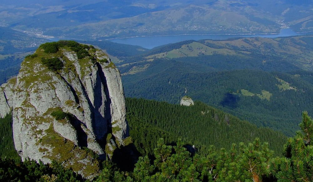Legendele stâncilor spectaculoase de pe Ceahlău, muntele sfânt al dacilor FOTO