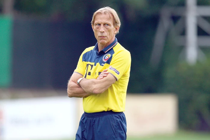 
    Daum este la prima  experienţă ca  selecţioner  