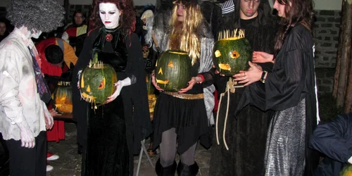 În jur de o mie de invitaţi sunt aşteptaţi al Castelul Dracula de Halloween