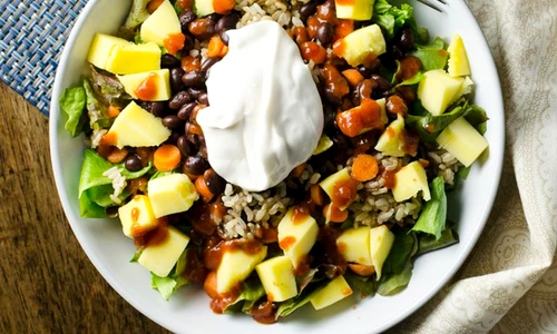 Salata de fasole neagra cu orez brun jpeg