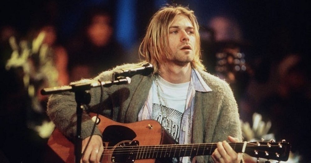 O chitară spartă pe scenă de Kurt Cobain va fi vândută la licitaţie în Statele Unite