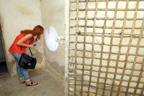 Celulele nu erau mai încăpătoare decât un hol generos de la bloc