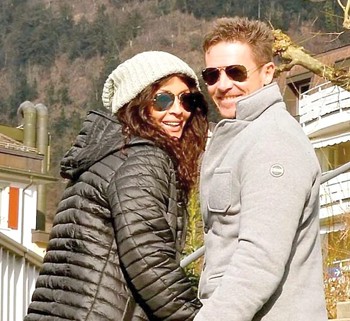 Mihaela și Felix se iubesc  cu patos de aproape doi ani