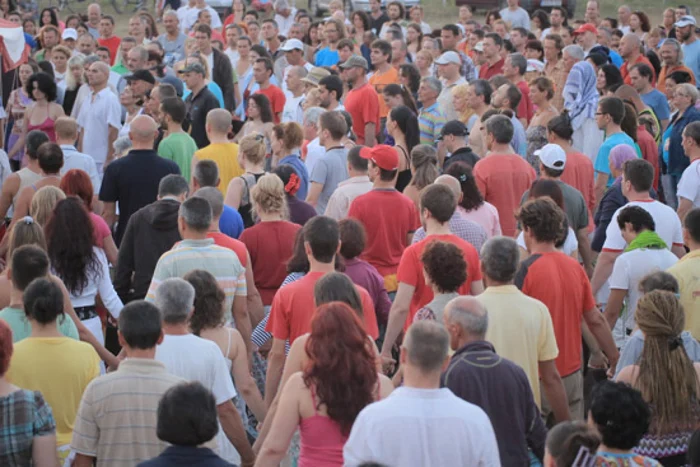 Spirala MISA în tabăra yoga de la Costineşti Sursă foto yogaesoteric.net