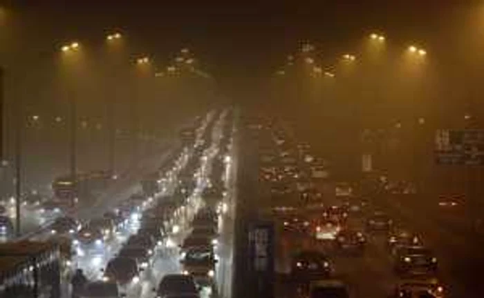 Vizibilitate redusă la Beijing din cauza aerului poluat FOTO Reuters