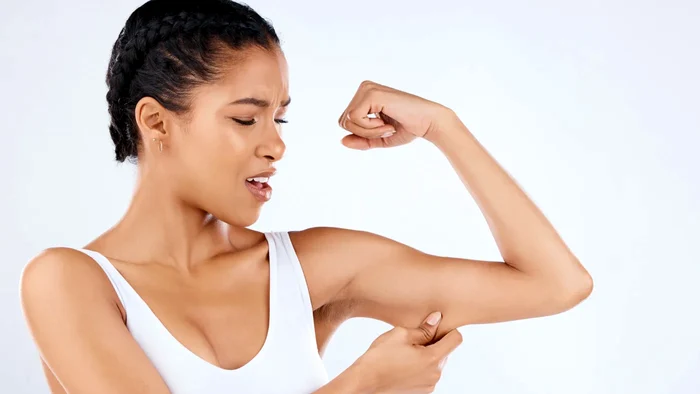 Cum să scapi de grăsimea de la mâini?