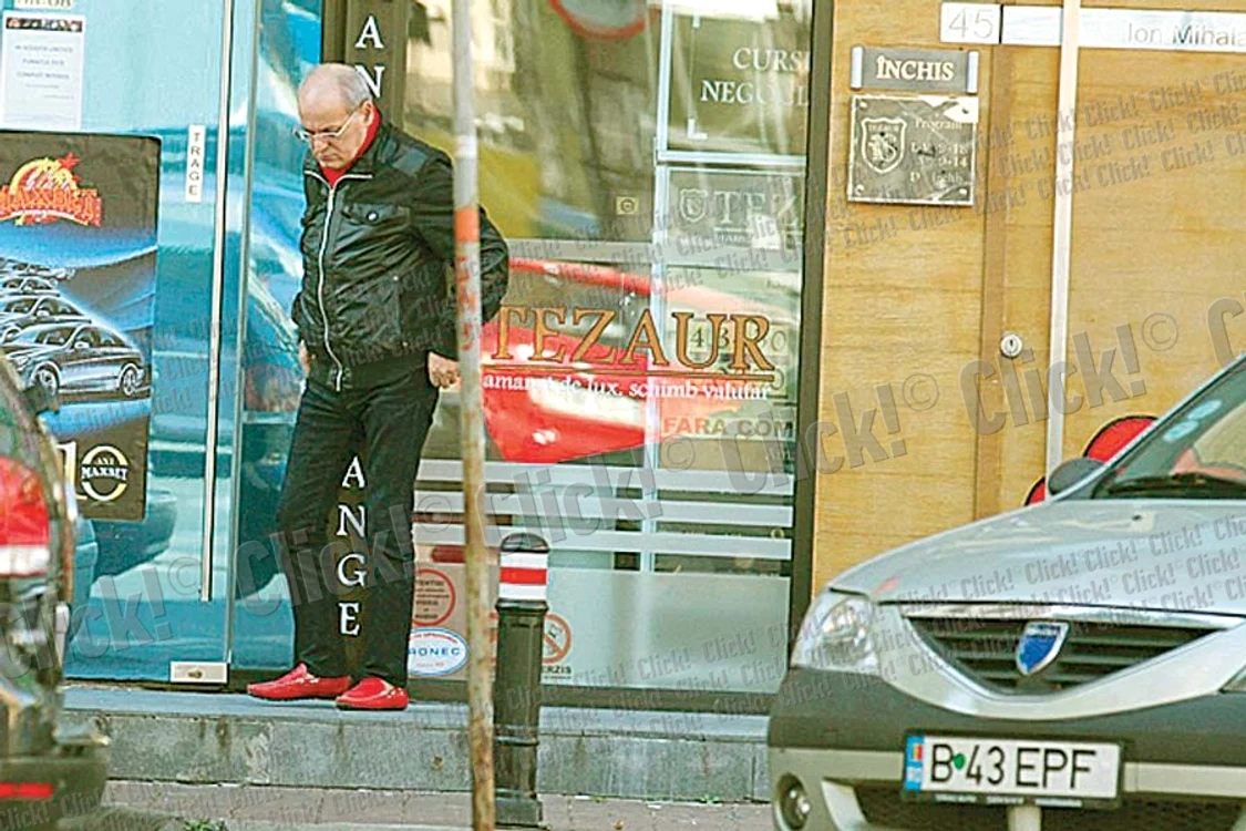 Poliţistul Titi s-a  jucat pe-ndelete la  aparatele de noroc