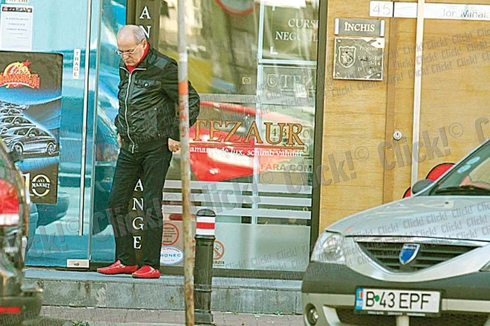 Poliţistul Titi s-a jucat pe-ndelete la aparatele de noroc