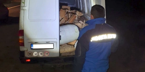 lemne camioneta